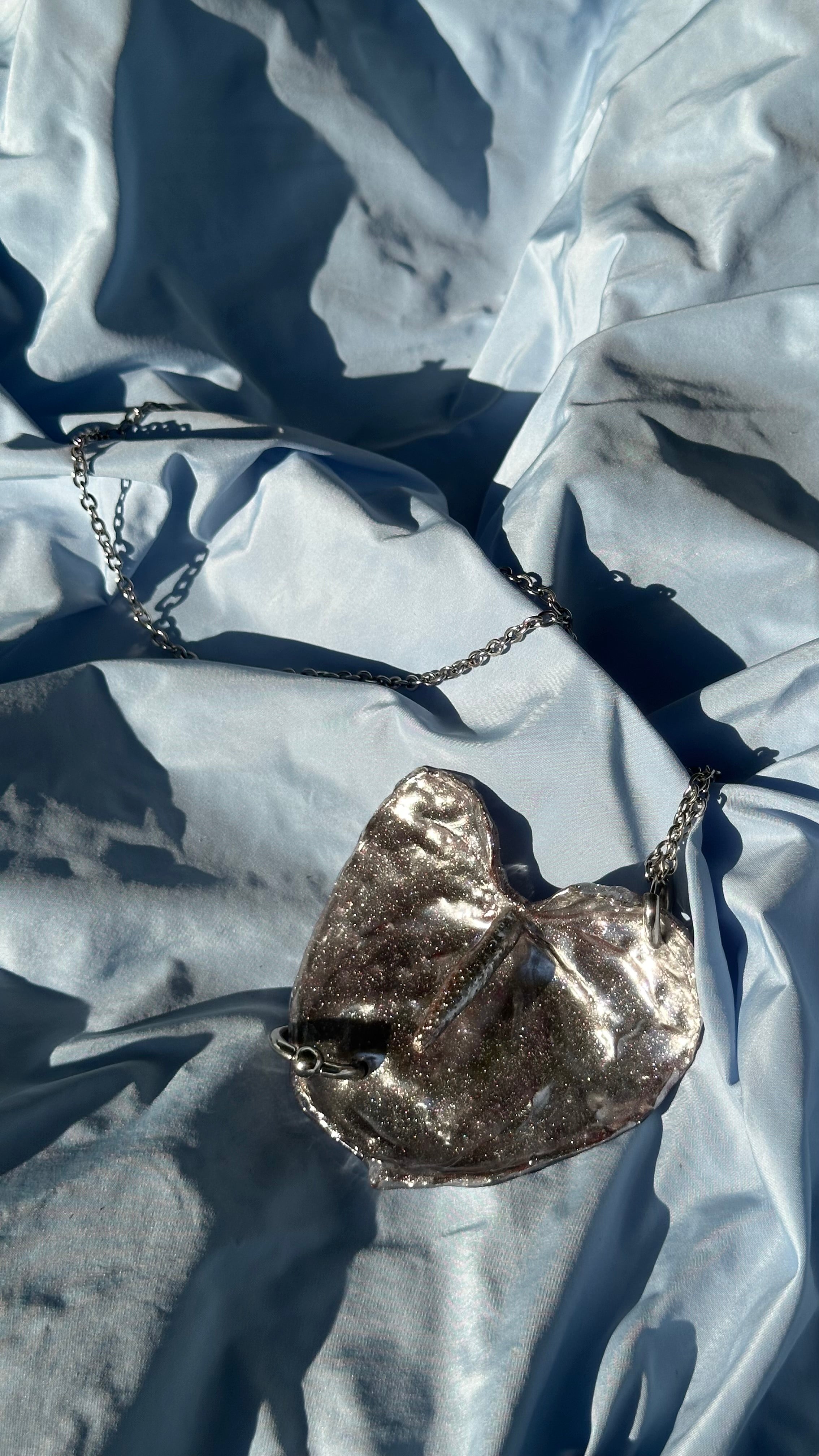 SILVER PIGMENT ANTHURIUM