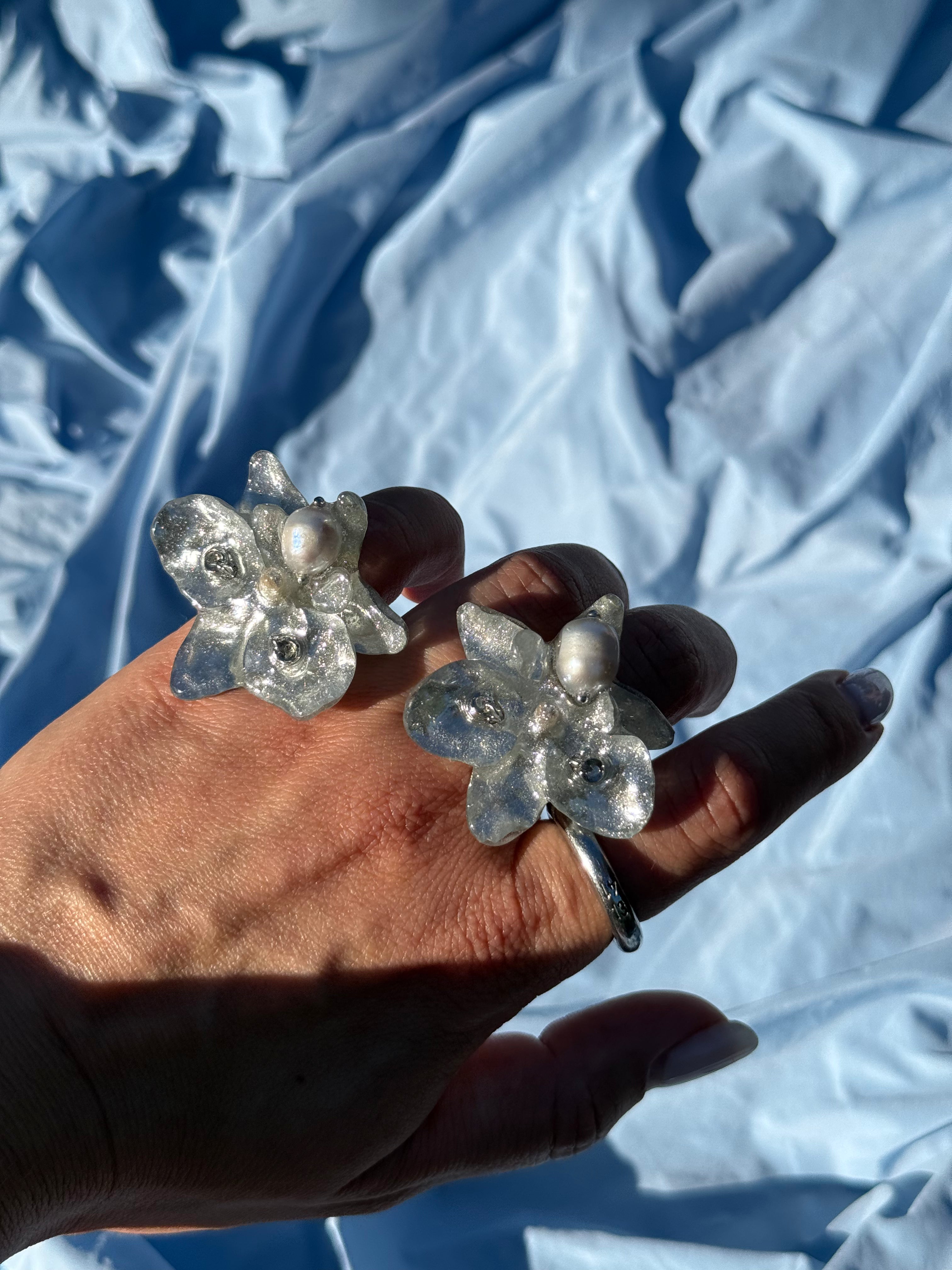 SILVER PIGMENT ORCHID RING WITH PEARL