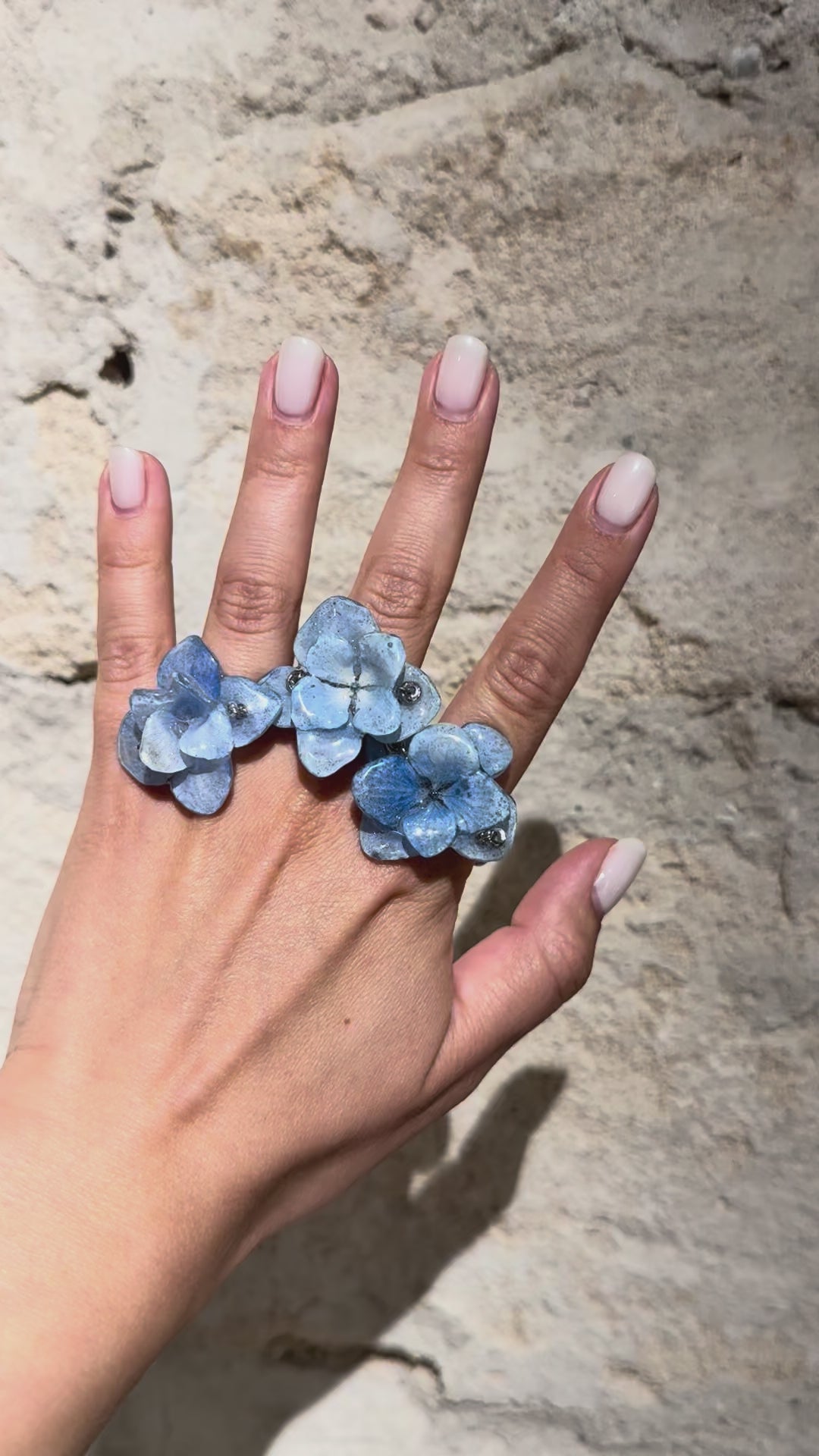 LIGHT BLUE HYDRANGEA RING